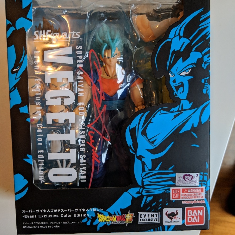 NWT SIGNED NYCC Vegetto Dragon Ball figure
